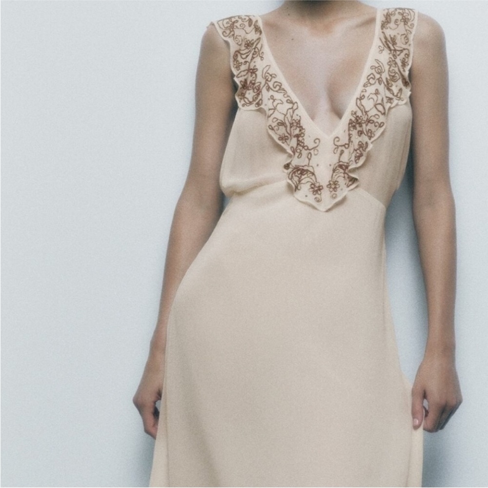 Zara Limited Edition Embroidered Beaded V-Neck Ivory Slip Maxi Dress 7521/652204 - Picture 8 of 15